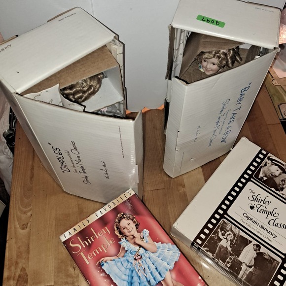 SHIRLET TEMPLE Collectors Pieces in Boxes 2 porcelain Dolls-Plate-VHS - Picture 7 of 10